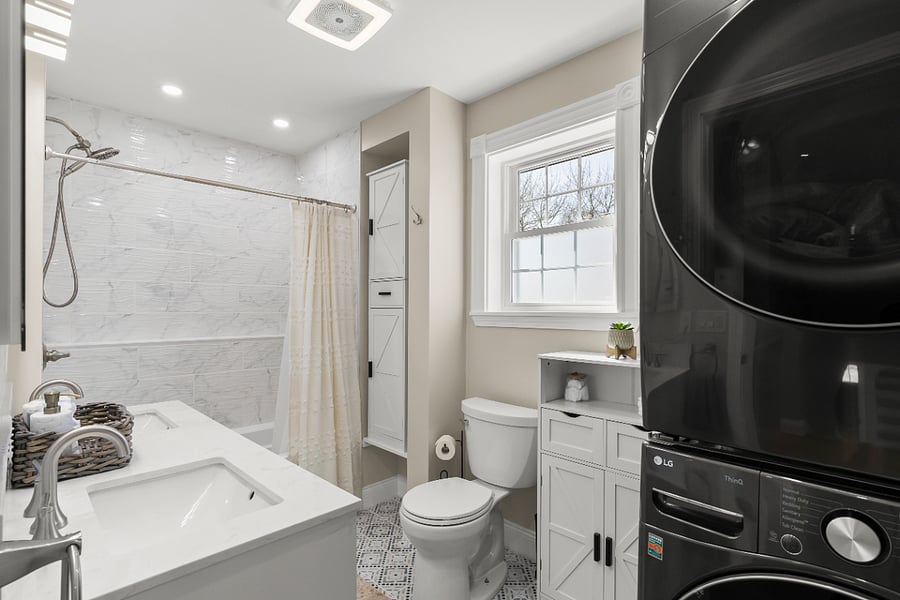 Master bathroom - 2nd floor - features washer and dryer