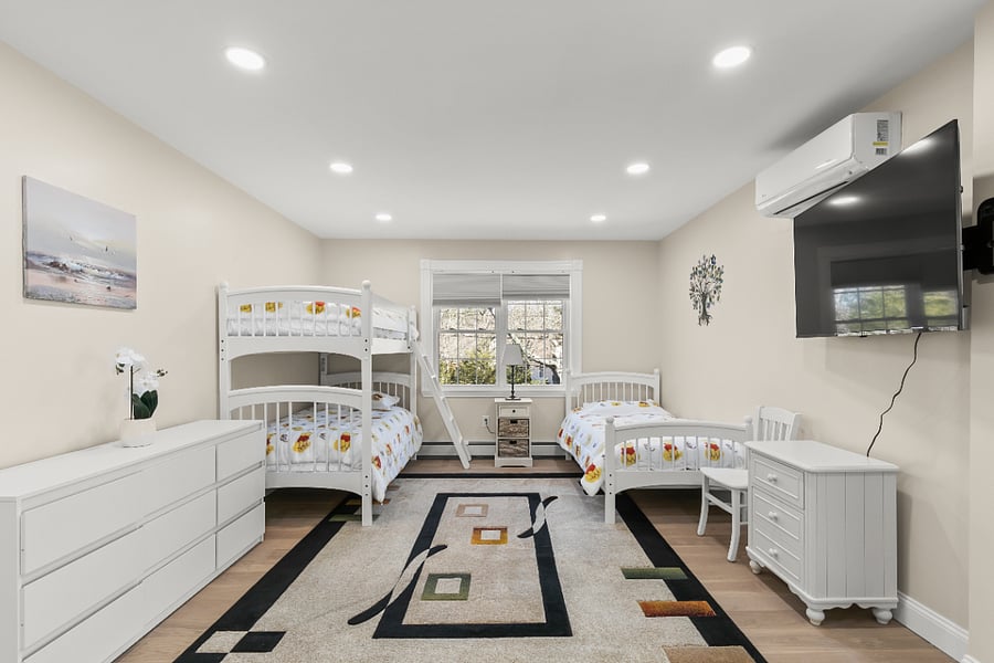 Kids room - 2nd floor - includes 3 bunk beds