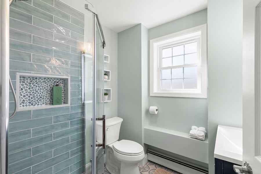3rd floor full bathroom