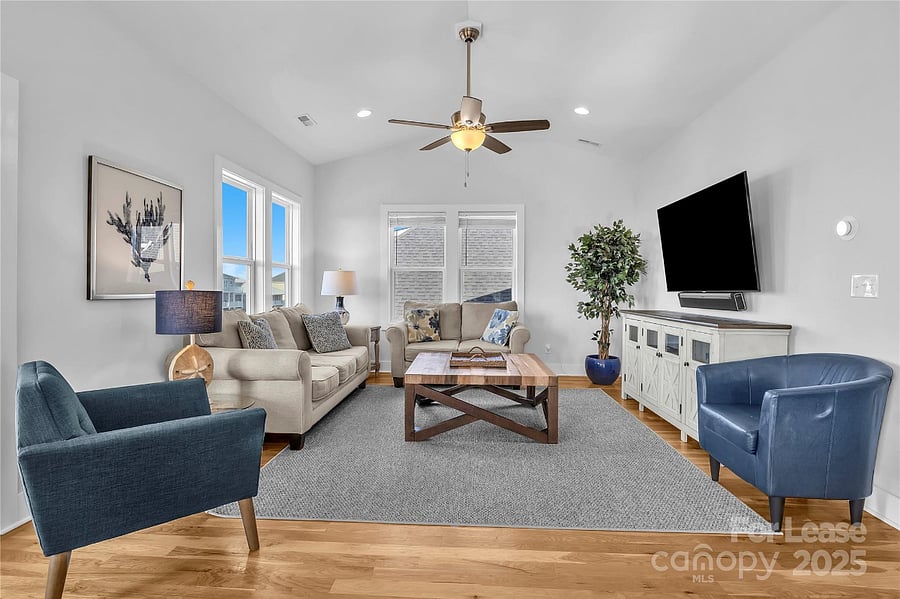 Furnished Finder property 894786_1 photo 3