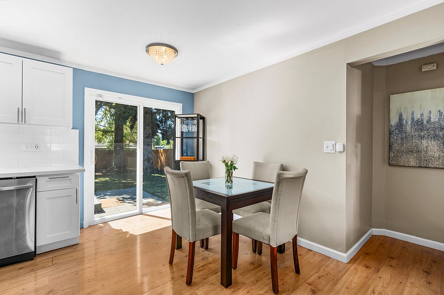 Dining room, table extends to 6 people.
Medium-sized doggie door is available