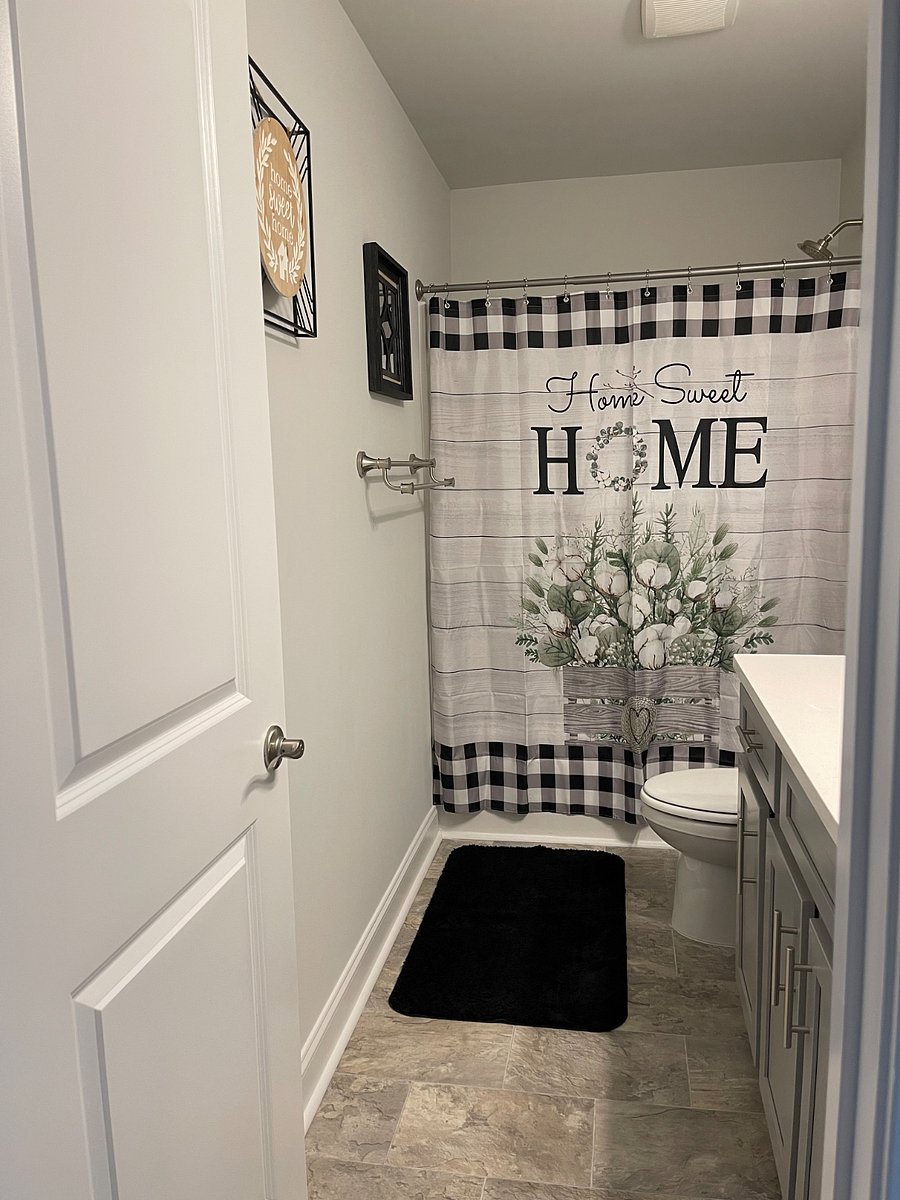 Entry to the full bath.