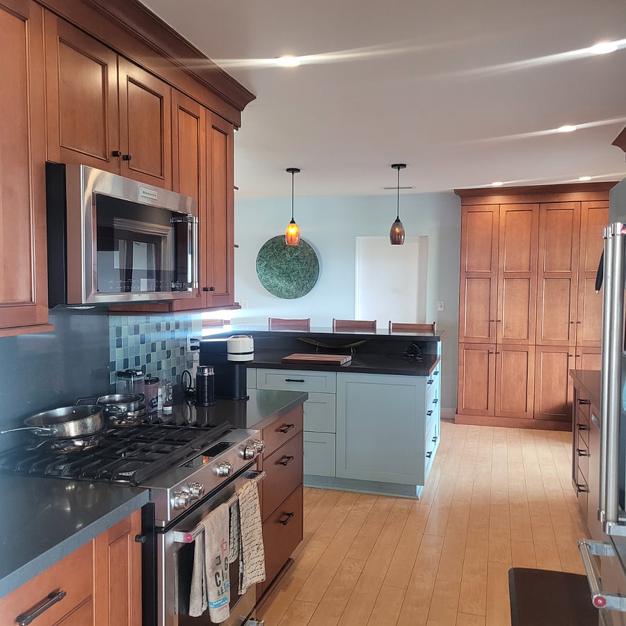 Modern kitchen with top-notch amenities. 