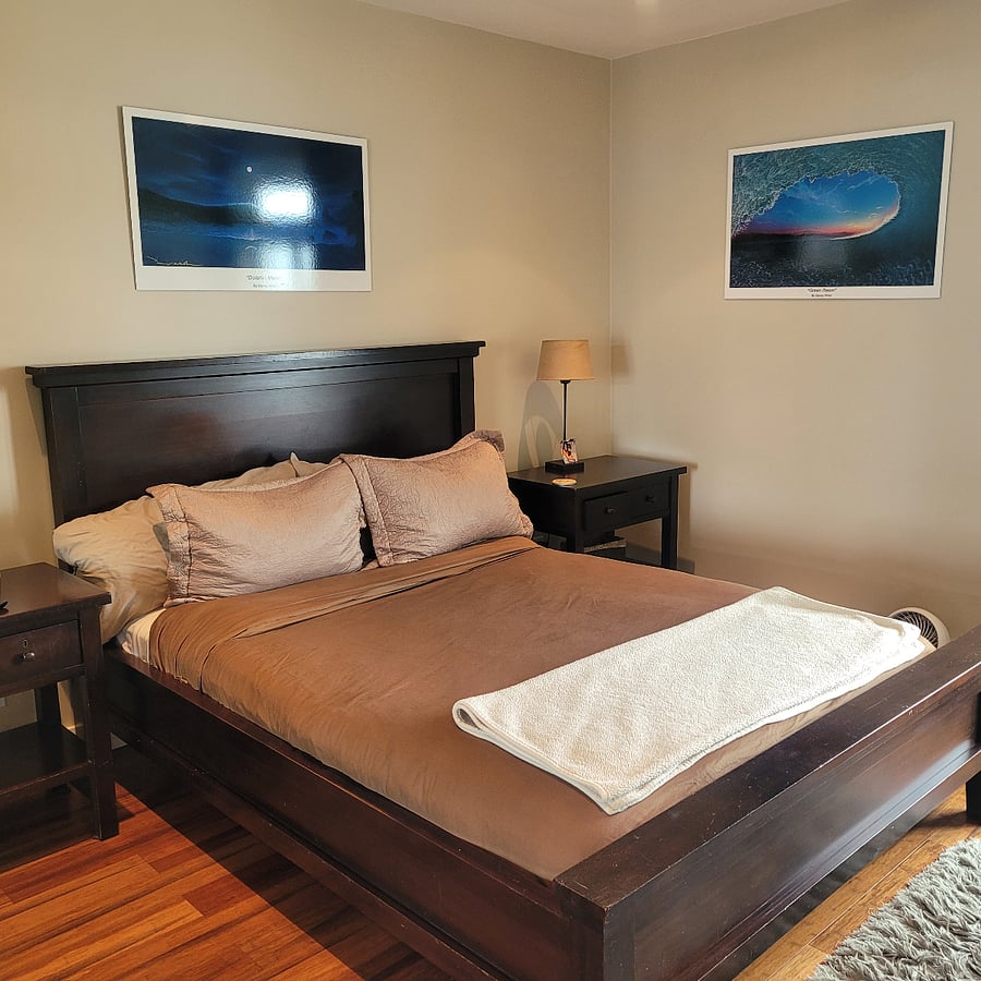 Queen size bed in second bedroom. 