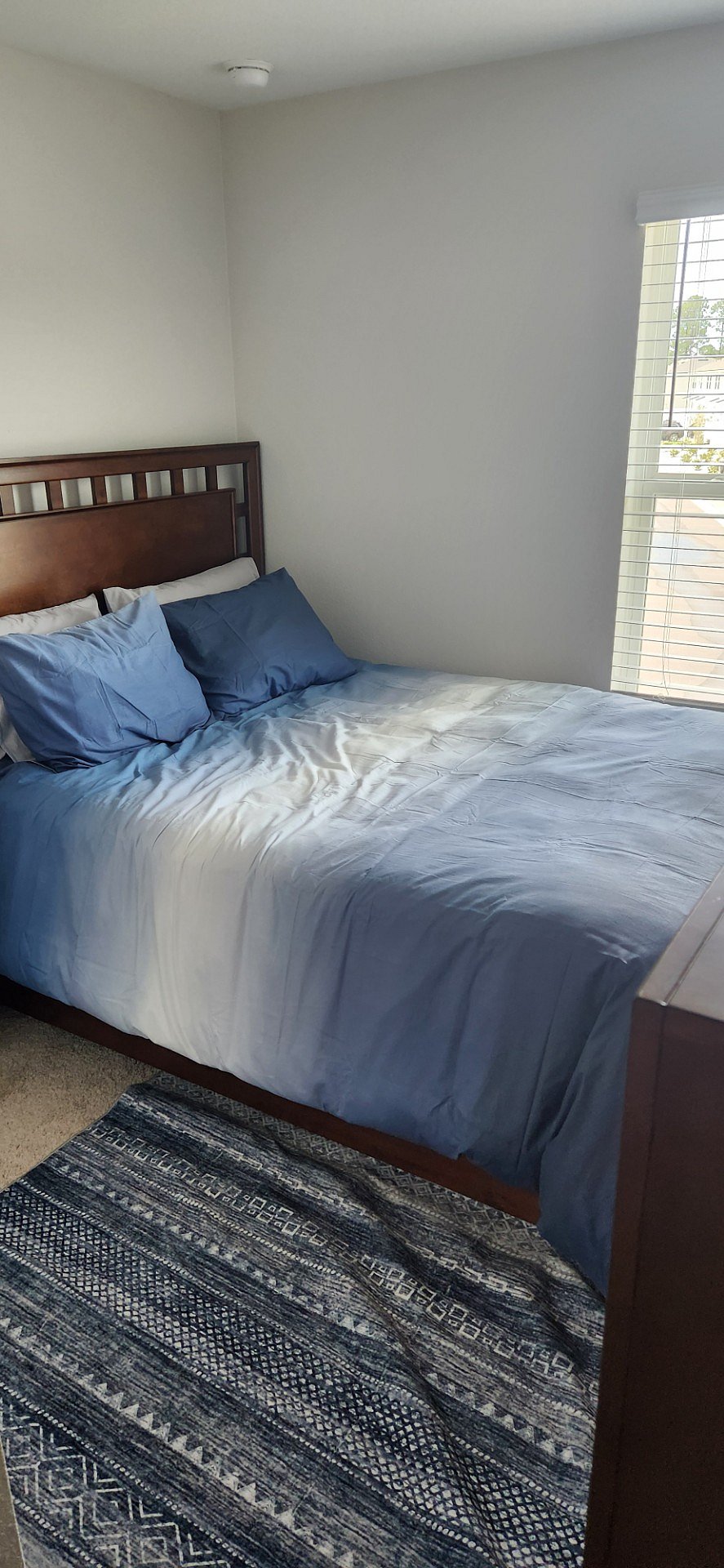 Bedroom with Queen bed