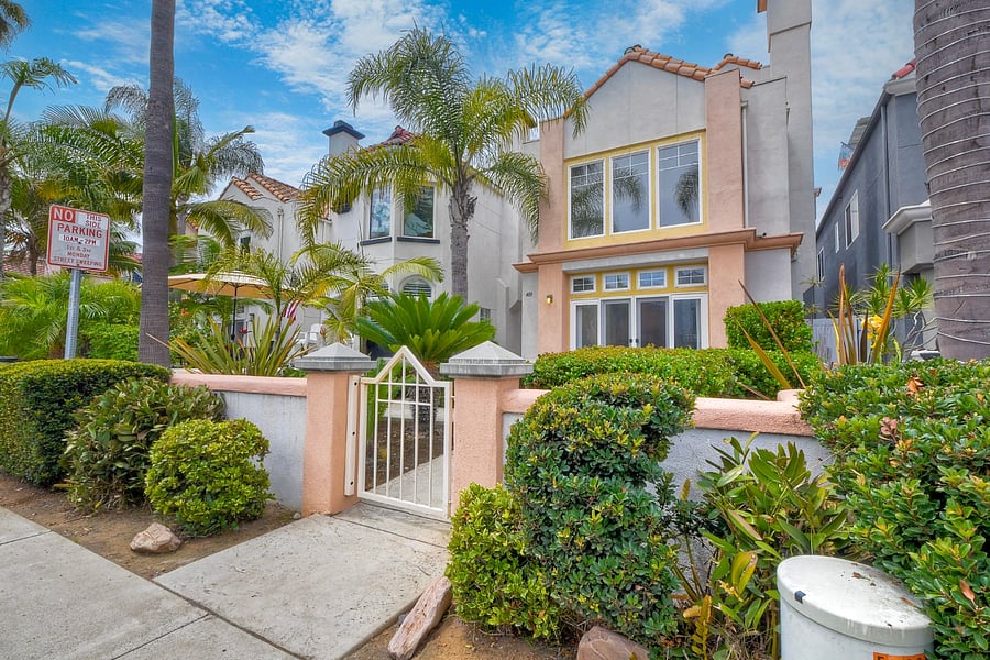 Newer, Well-Maintained Beach Homes.  Modern Coastal Living