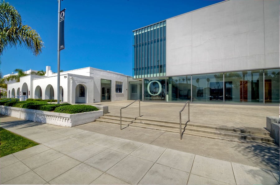 Easy walk to downtown restaurants, businesses and City Hall