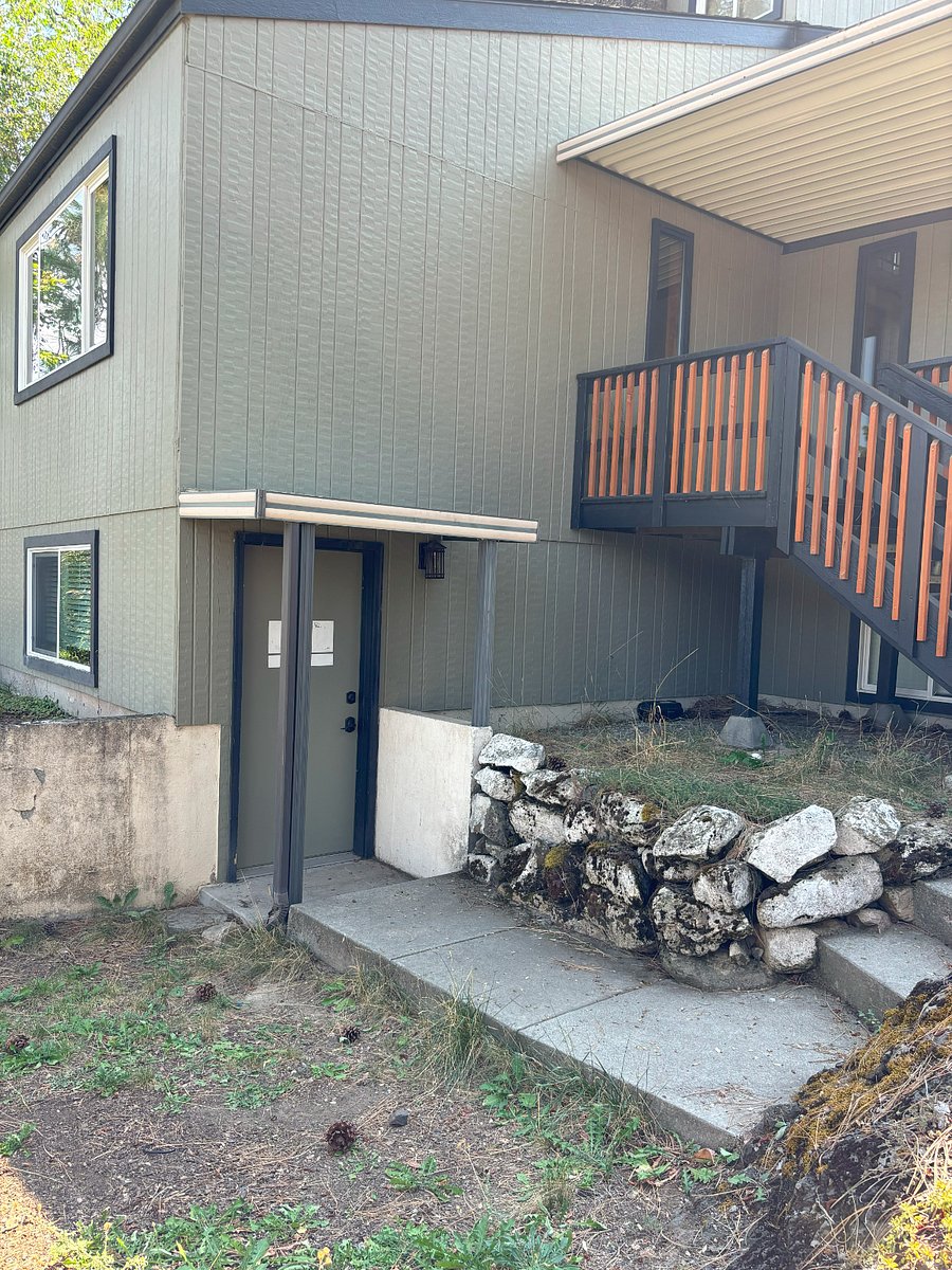 Private entrance to the big pet friendly room that also comes with one parking spot in two car garage