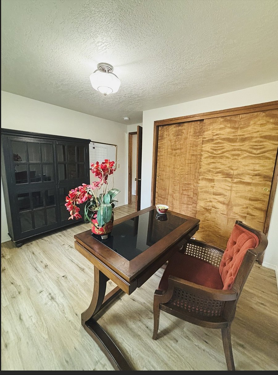 Dedicated office space in the common area
