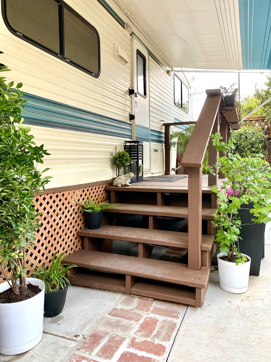 Steps to front door