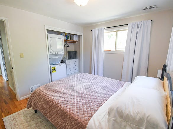 Furnished Finder property 895181_1 photo 15