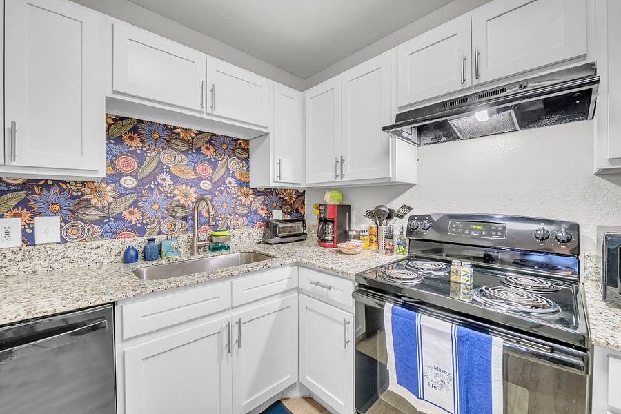 Furnished Finder property 895210_1 photo 9