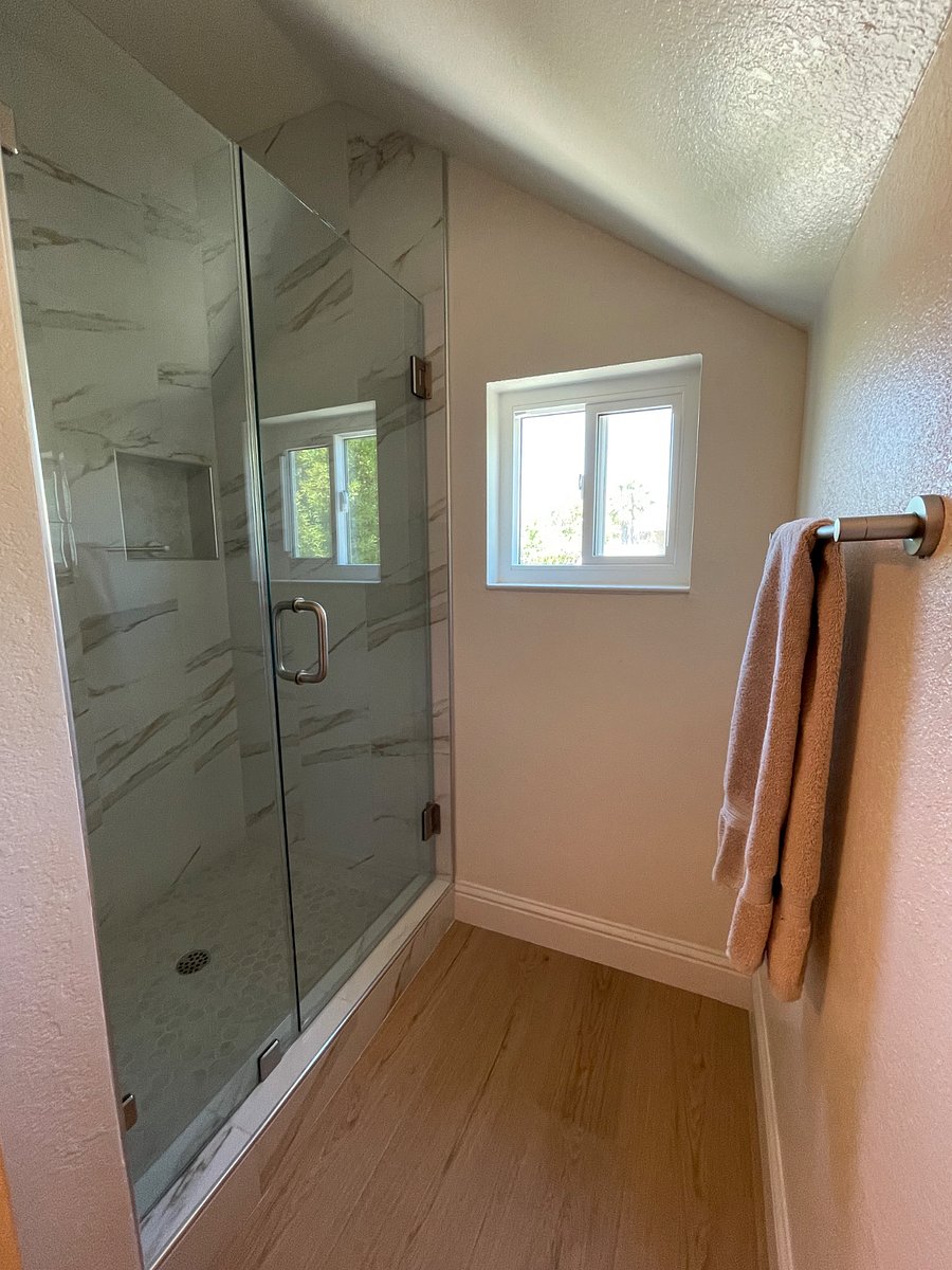 Shower in upstairs bathroom