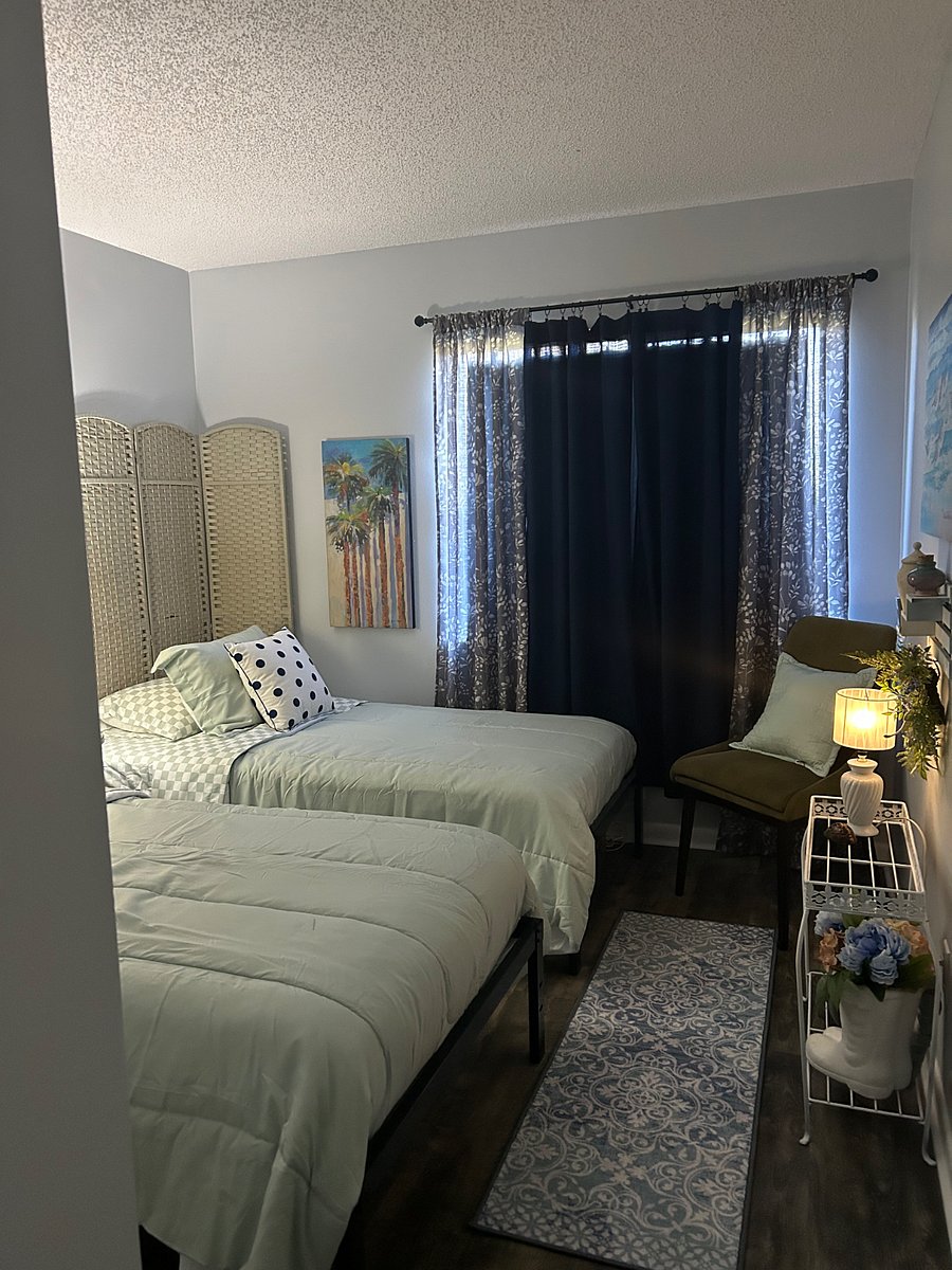 Guest bedroom