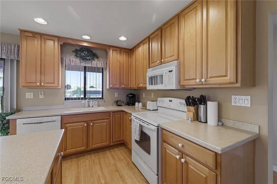 Furnished Finder property 895319_1 photo 18