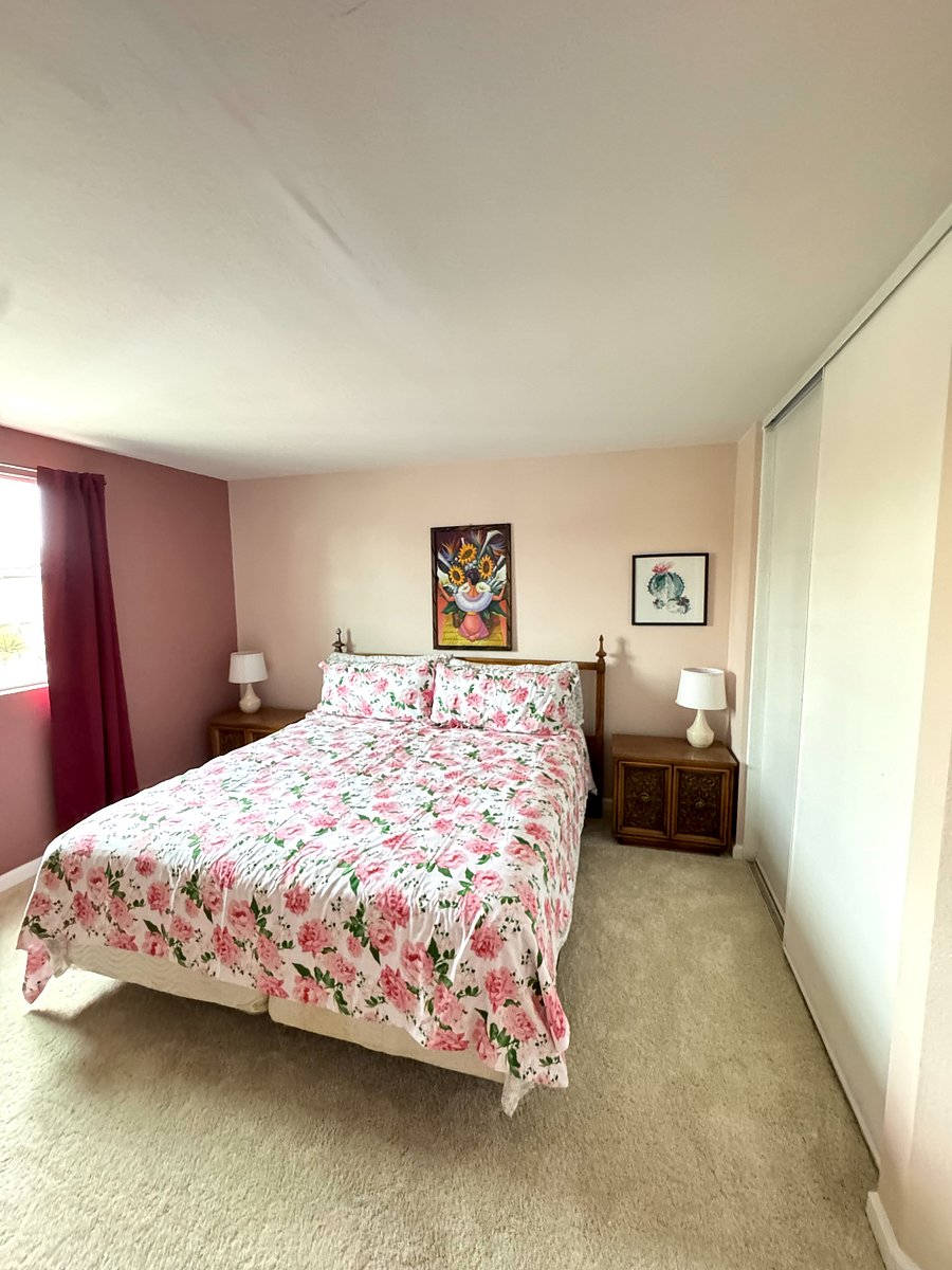 Rental Room Unit #4-Hacienda
(182 sq ft)-Upstairs