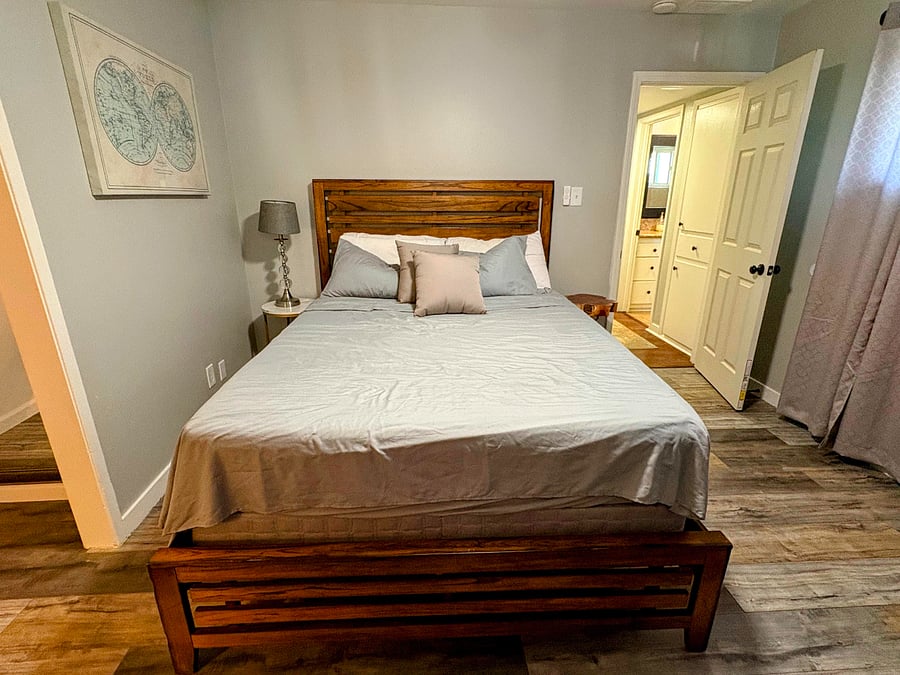 Bedroom 2 Queen bed
