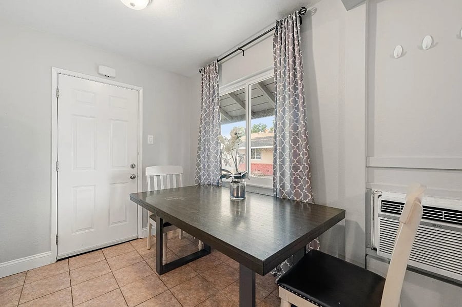 Furnished Finder property 895381_2 photo 7