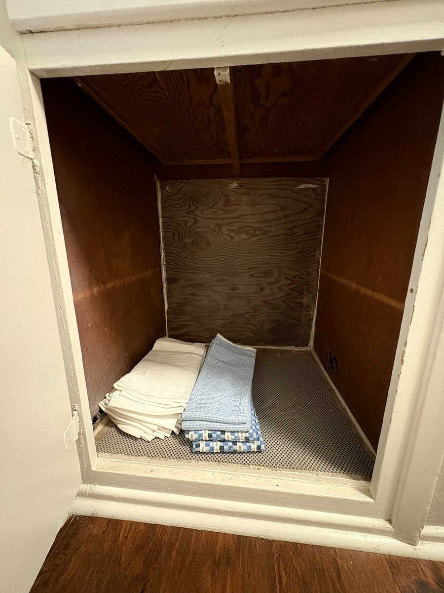 Additional face and wash cloths provided.
