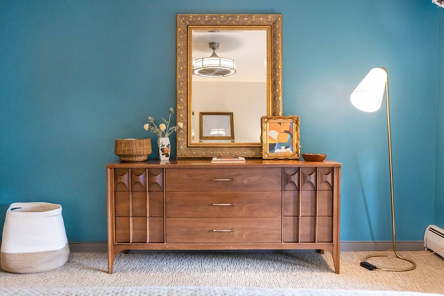 Authentic Mid Century Modern Furniture and Finishes