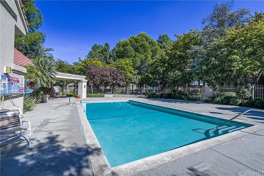 Furnished Finder property 895504_1 photo 3