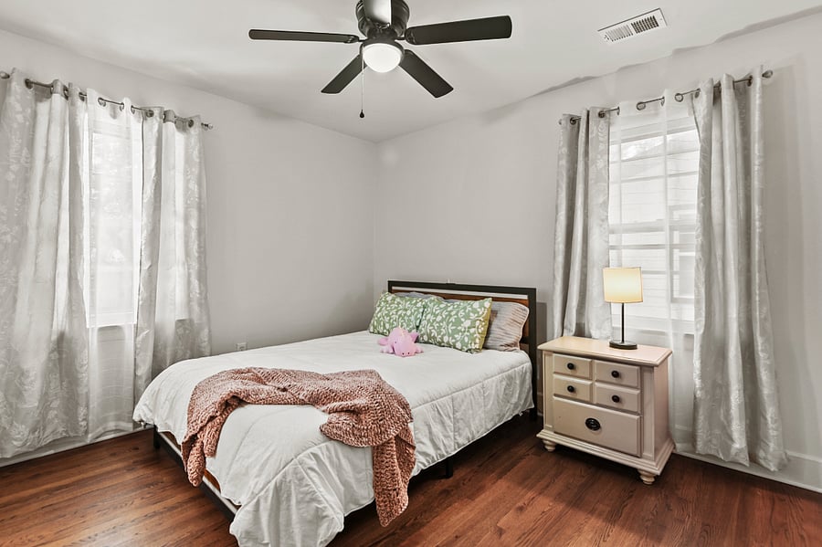 queen size bed