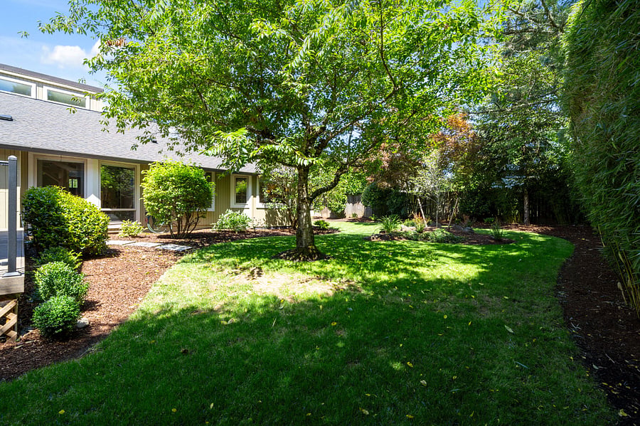 Furnished Finder property 895548_1 photo 41