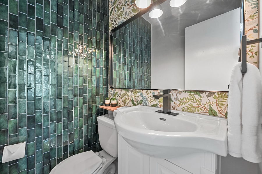 1/2 Bath