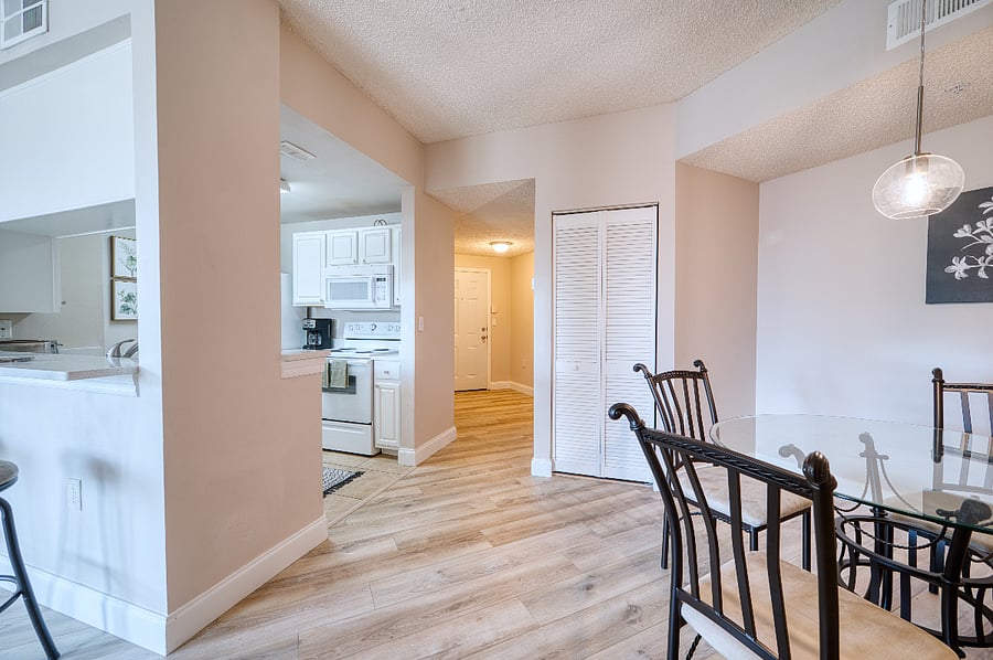 Dining to Kitchen