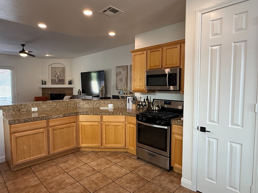 Furnished Finder property 895680_1 photo 13
