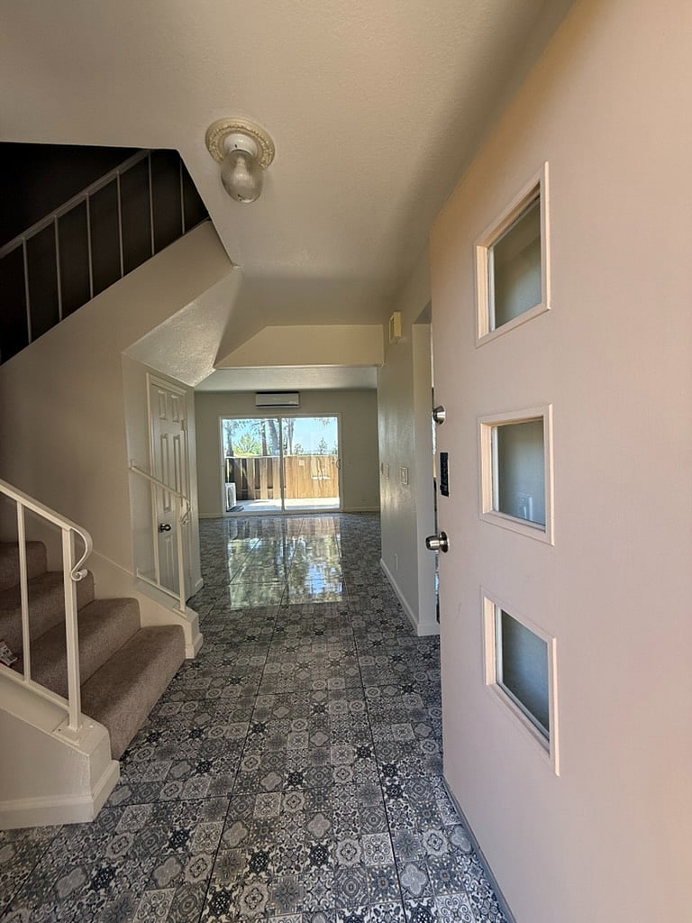 Furnished Finder property 895695_1 photo 6