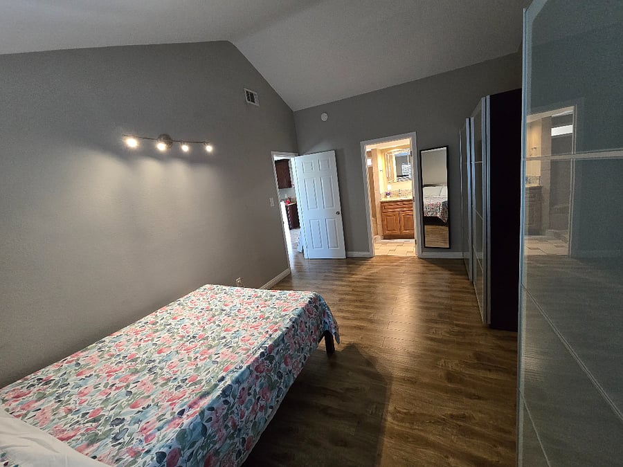 Furnished Finder property 895873_1 photo 8