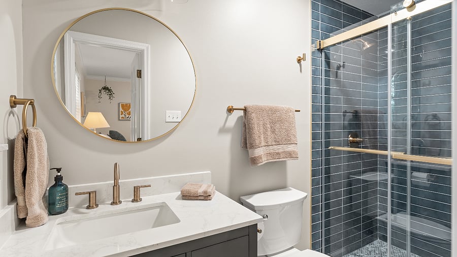 En-Suite Full Bathroom