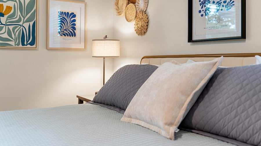 King Bedroom with high-end Saatva Mattress