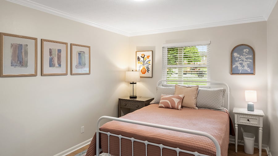 Queen Bedroom - could convert to two twin beds