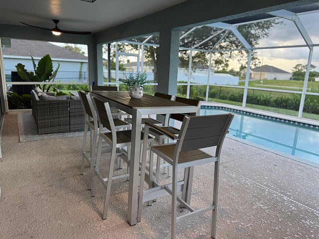 lanai dining