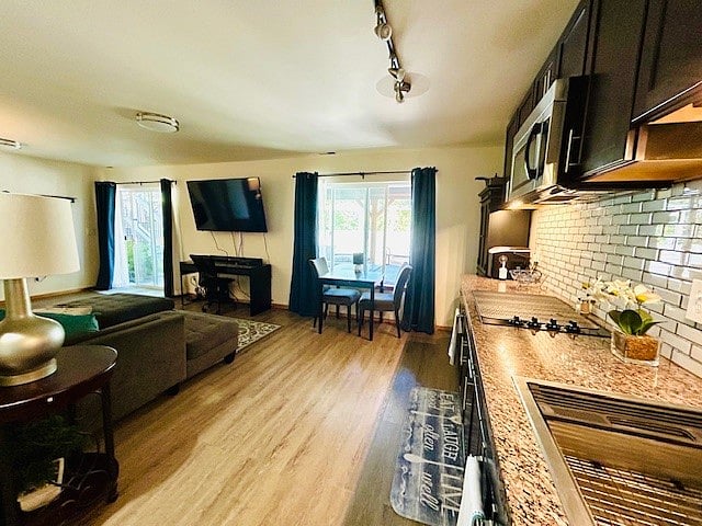 Furnished Finder property 896084_1 photo 3