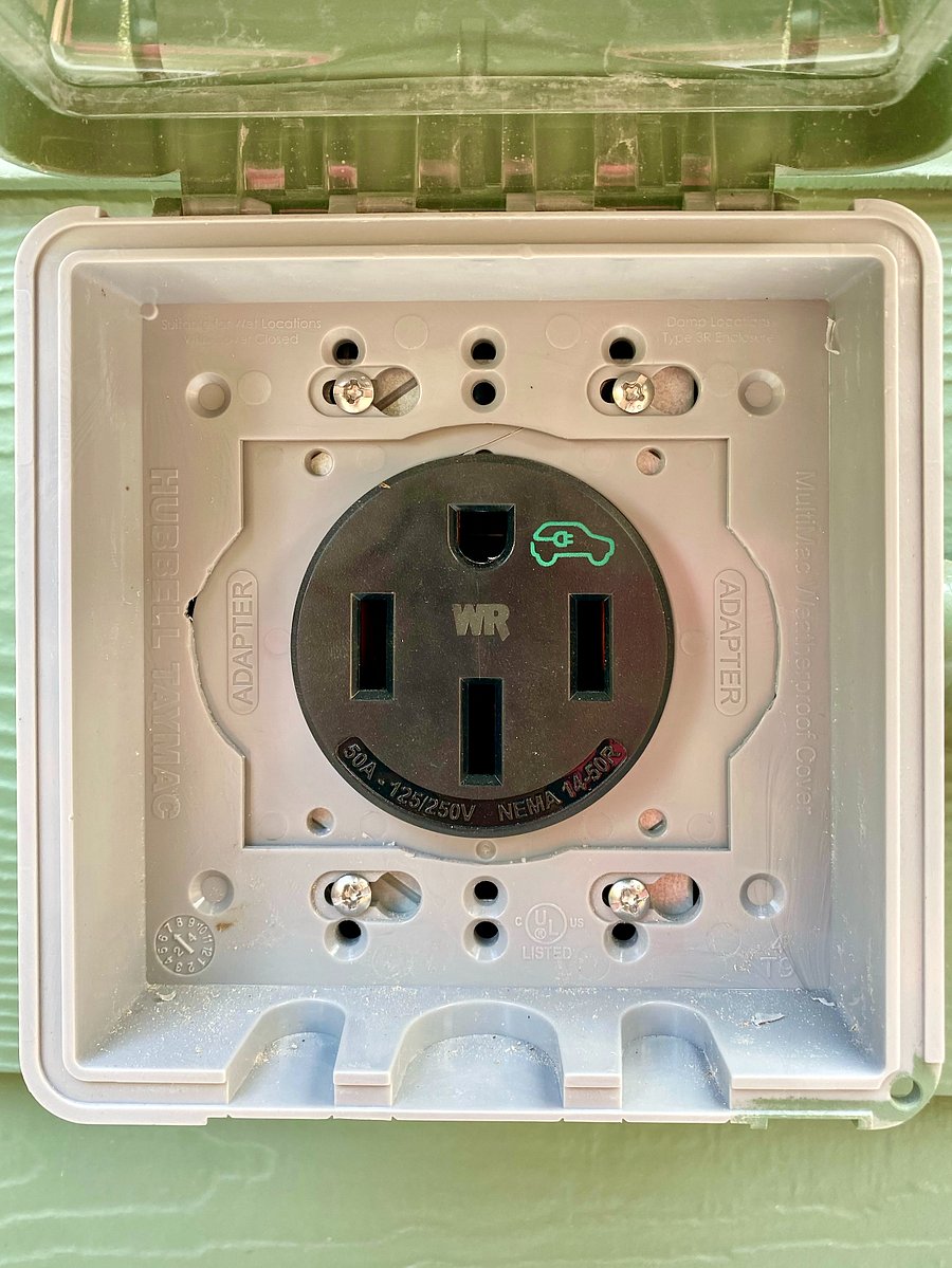 50 Amp 125/250 V NEMA 14-50R EV Charging Single Outlet/Receptacle