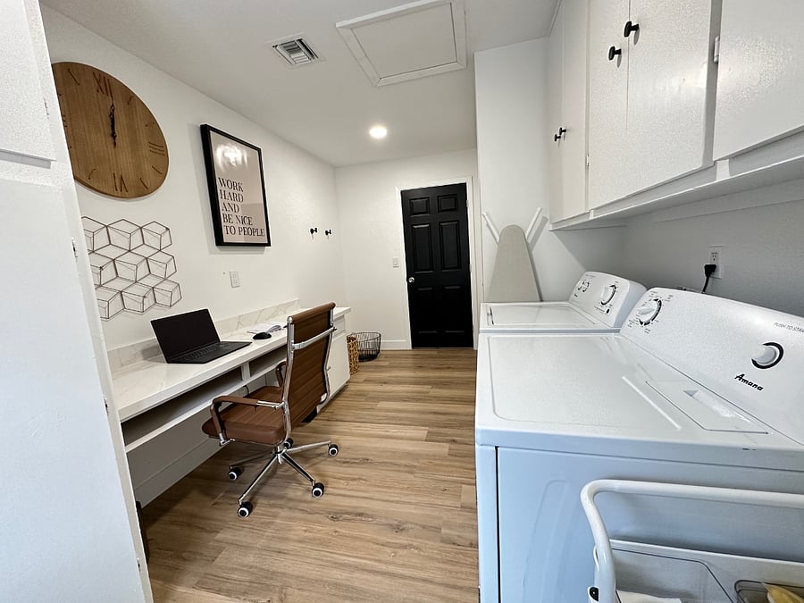 Personal Desk/Office
Laundry Room 