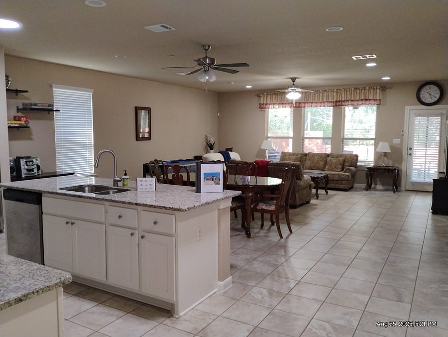 Furnished Finder property 896133_1 photo 3