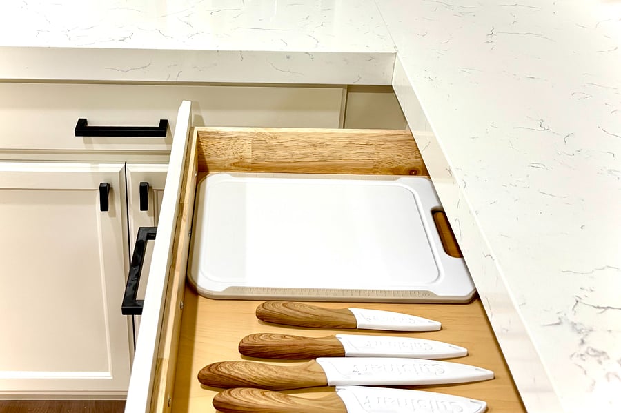 Kitchen amenities