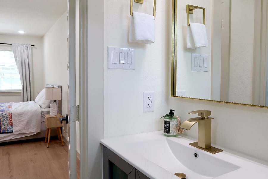 Connected bathroom to Master Bedroom