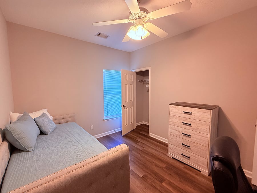 Furnished Finder property 896203_1 photo 12