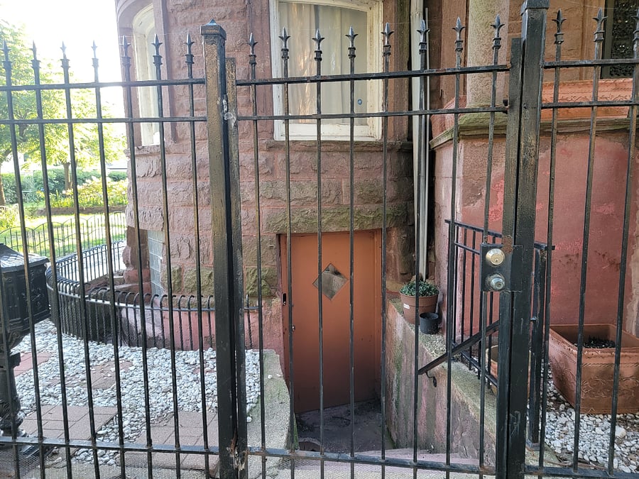 alternate entrance to apartment leading to primary bedroom