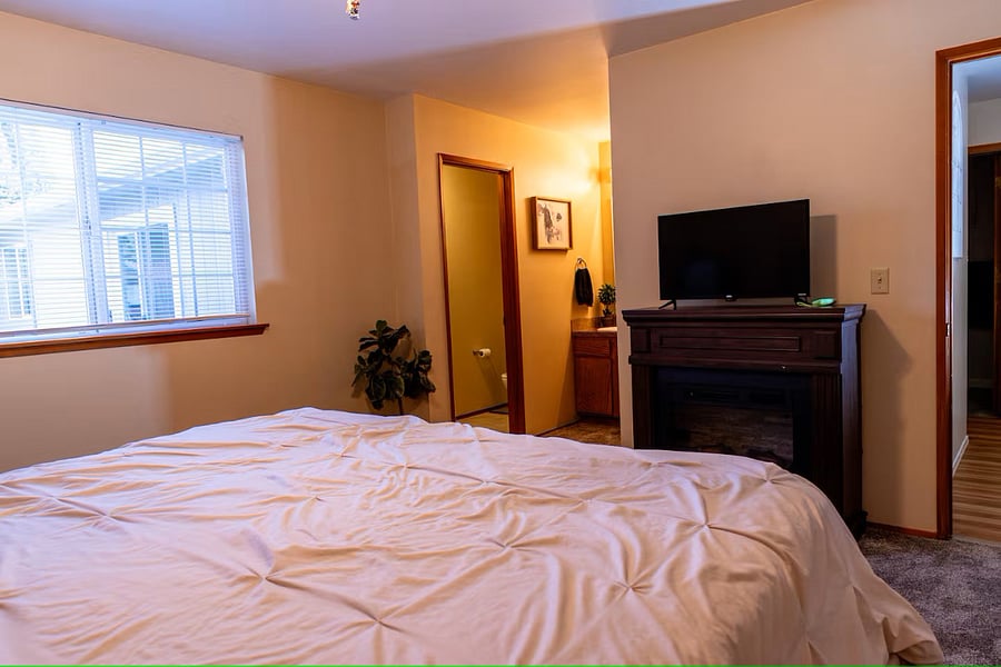 Furnished Finder property 896403_1 photo 13