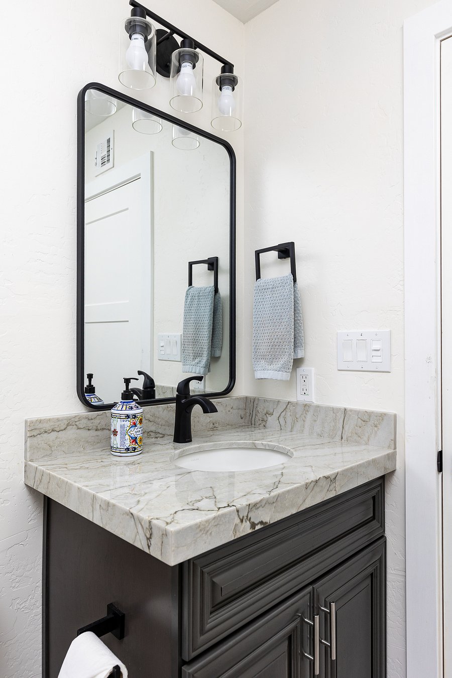 Private 2nd Bathroom in 2nd Bedroom.