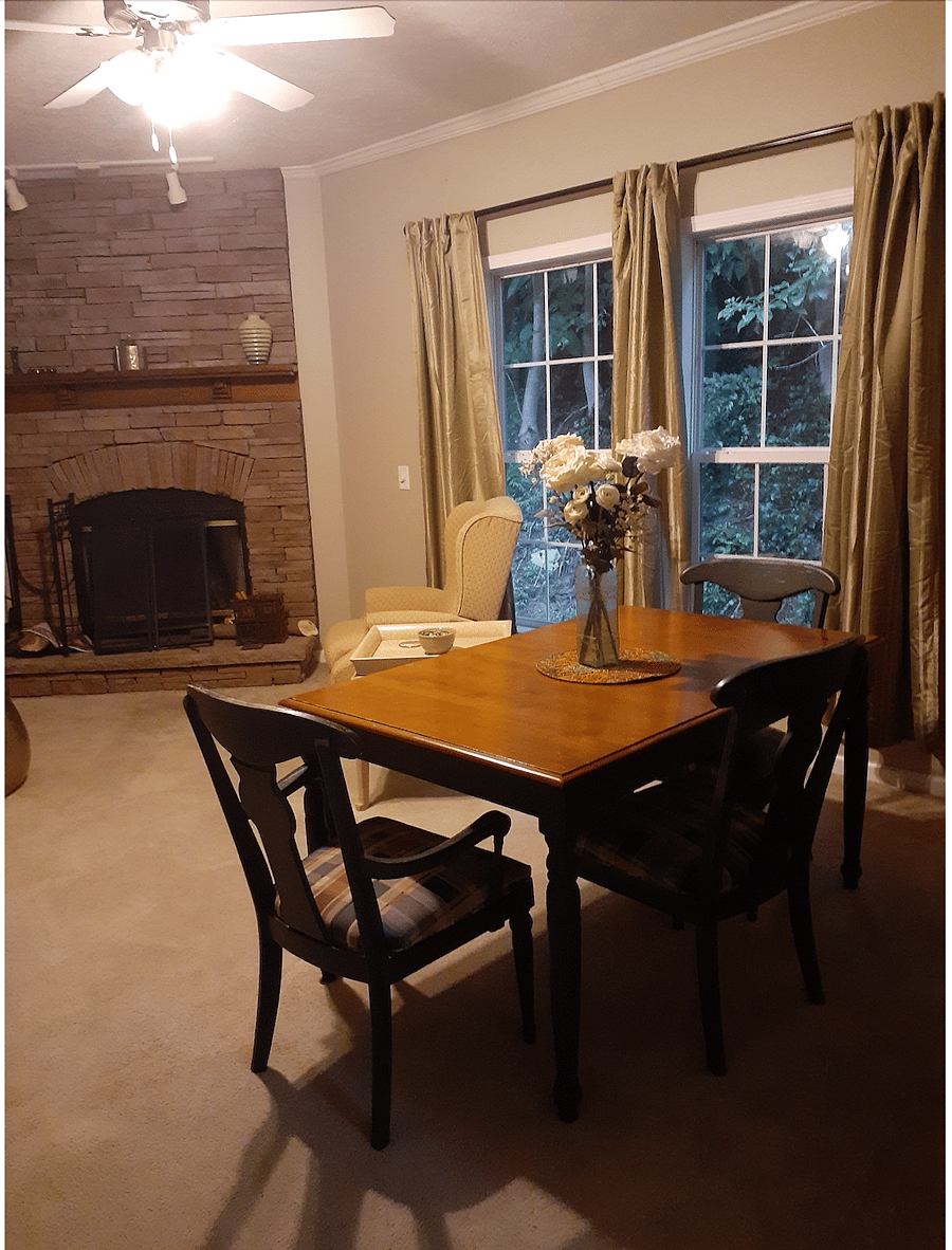 Table in Den.