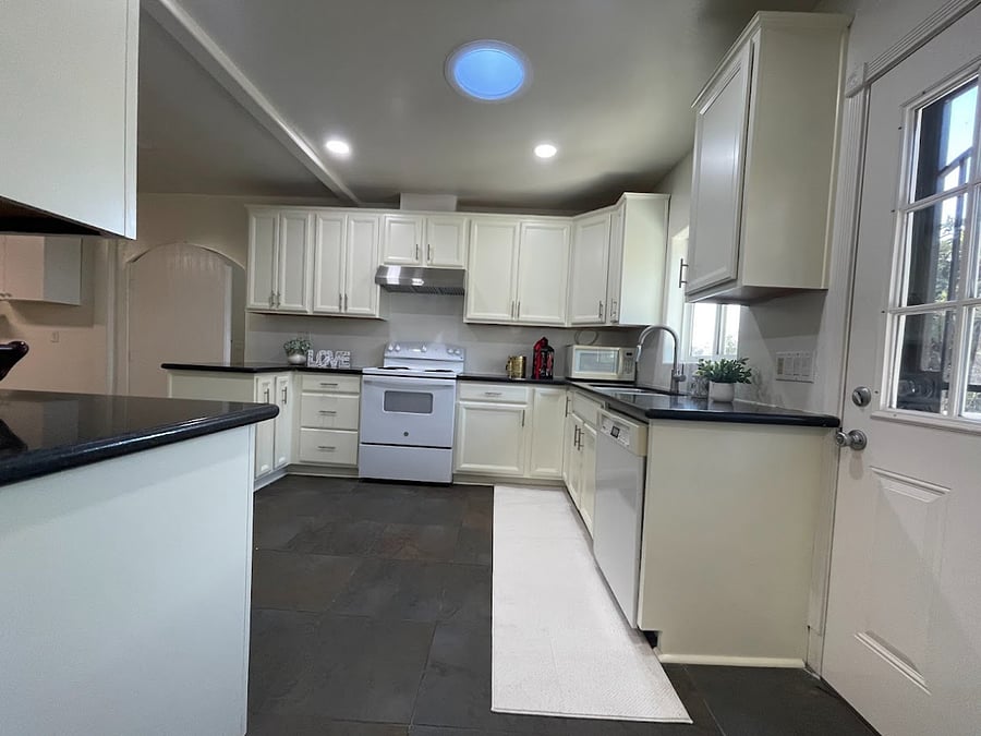 Furnished Finder property 896441_1 photo 4