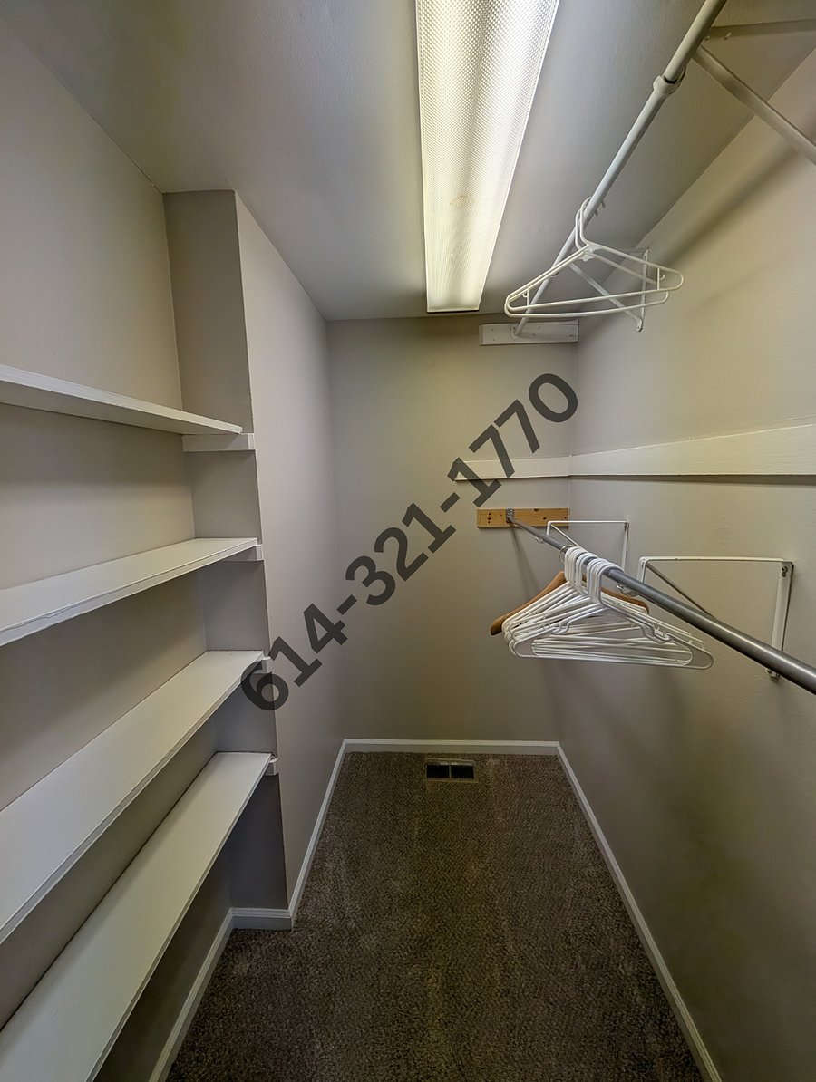 Walk-in Closet