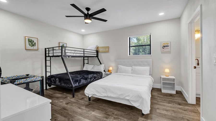 Furnished Finder property 896518_1 photo 14